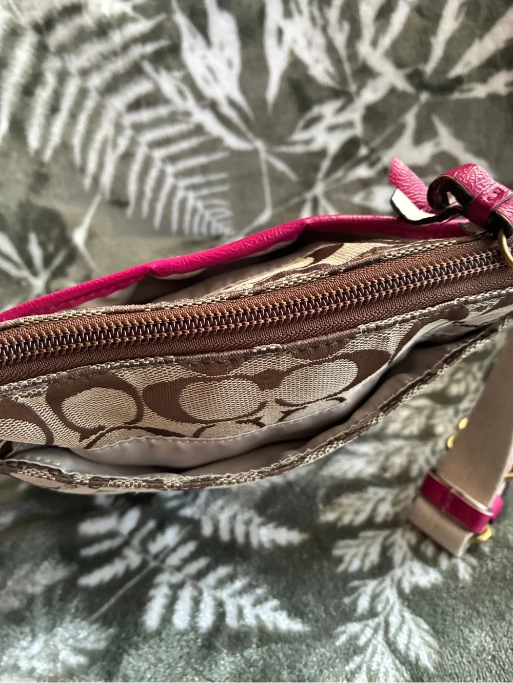 COACH BAG,Coach Signature Crossbody Bag in Brown with Pink Trim